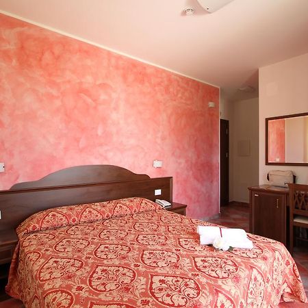 Country House Il Ponte Alba Adriatica Bagian luar foto