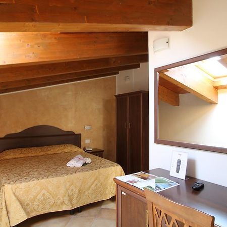 Country House Il Ponte Alba Adriatica Bagian luar foto
