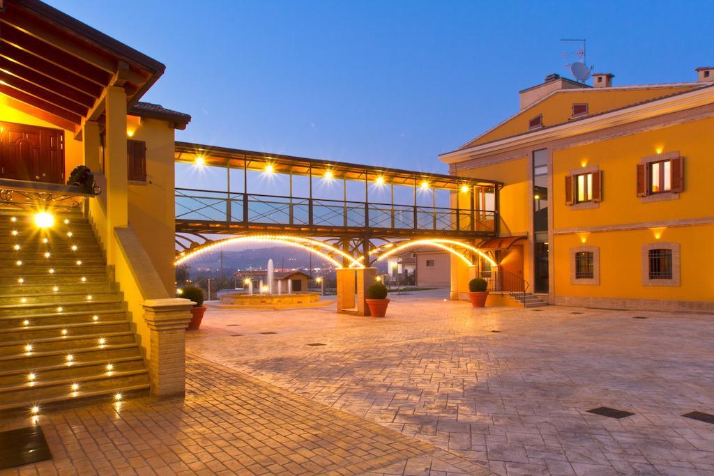 Country House Il Ponte Alba Adriatica Bagian luar foto