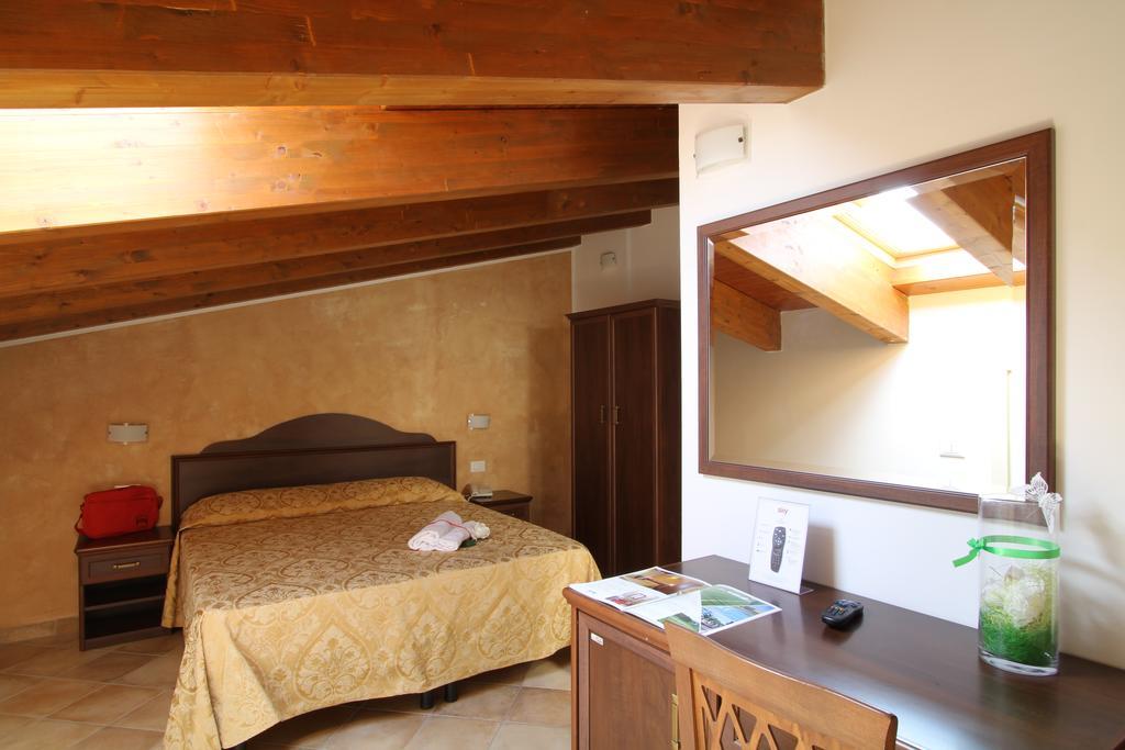 Country House Il Ponte Alba Adriatica Bagian luar foto