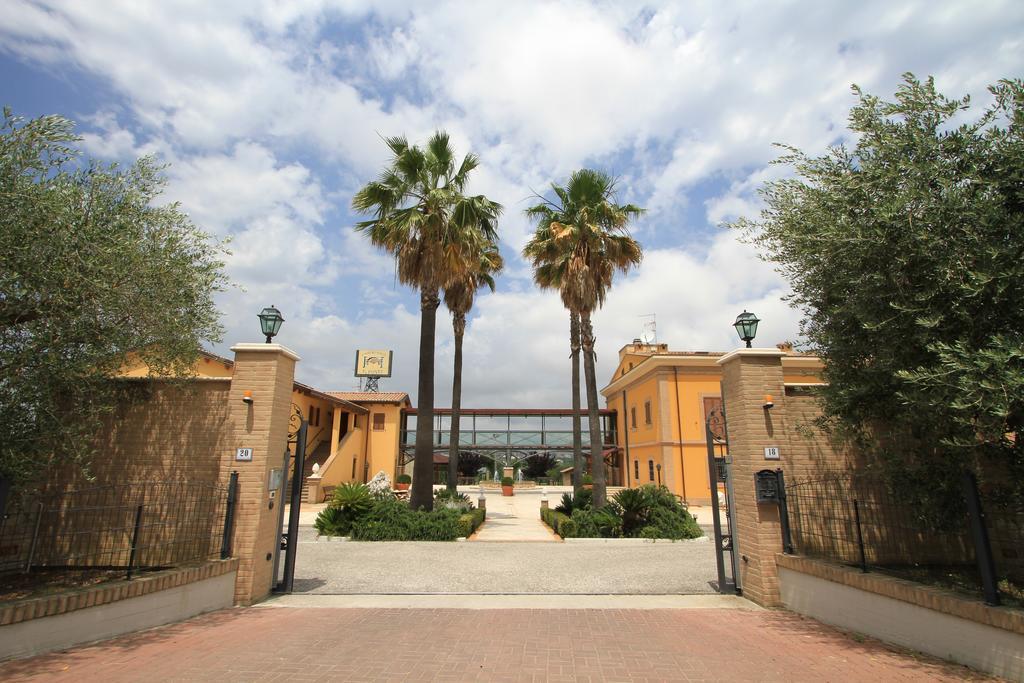 Country House Il Ponte Alba Adriatica Bagian luar foto