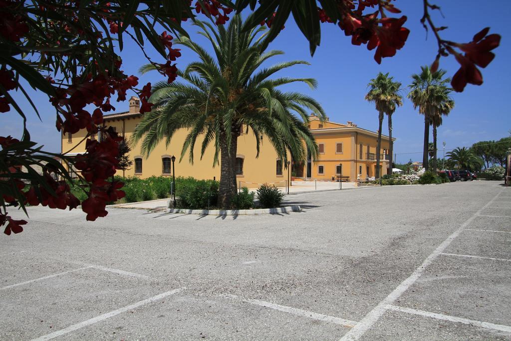 Country House Il Ponte Alba Adriatica Bagian luar foto