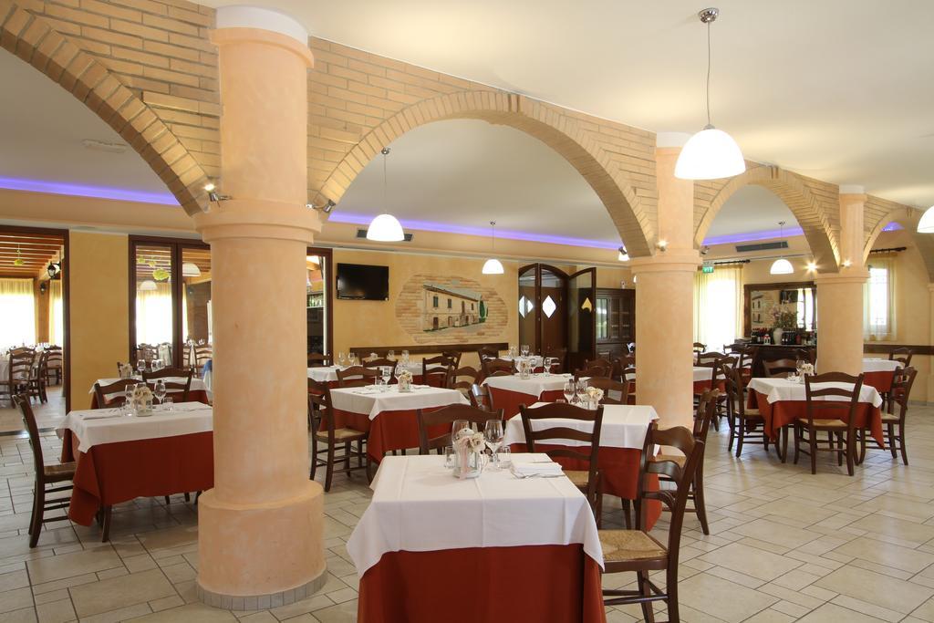 Country House Il Ponte Alba Adriatica Bagian luar foto