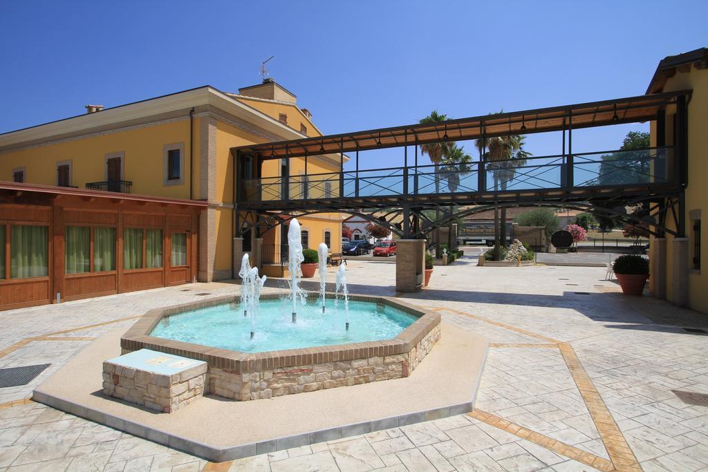 Country House Il Ponte Alba Adriatica Bagian luar foto