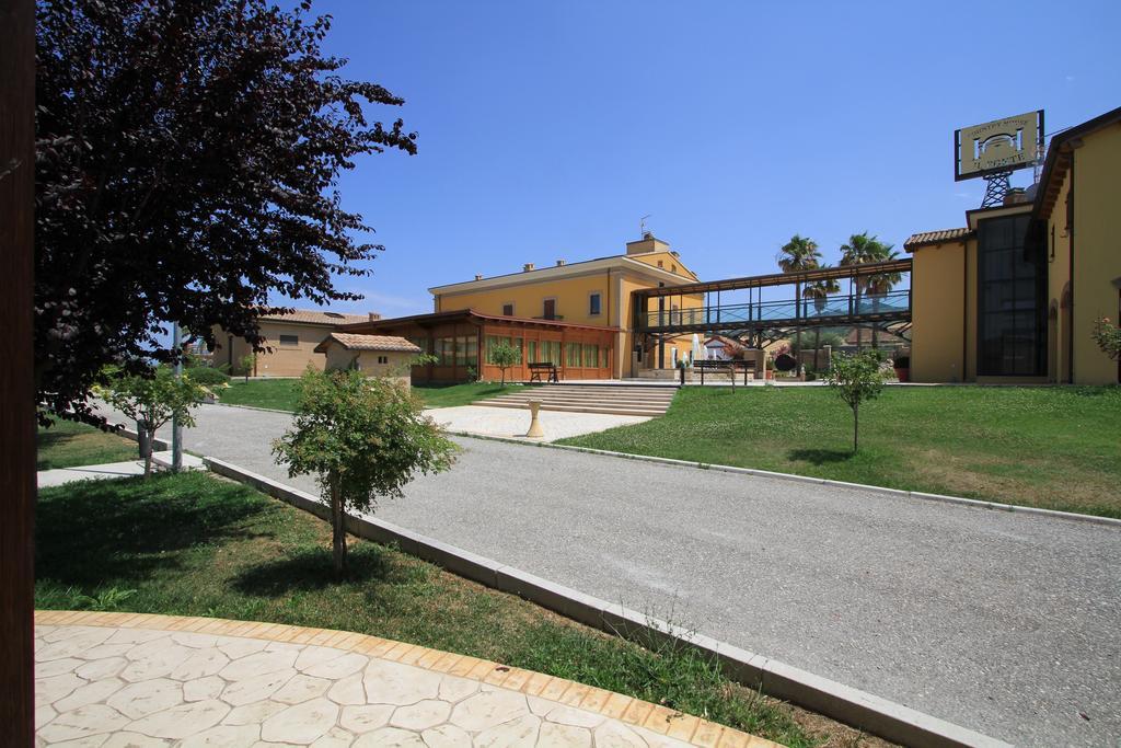 Country House Il Ponte Alba Adriatica Bagian luar foto