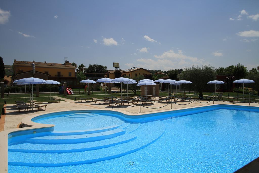 Country House Il Ponte Alba Adriatica Bagian luar foto